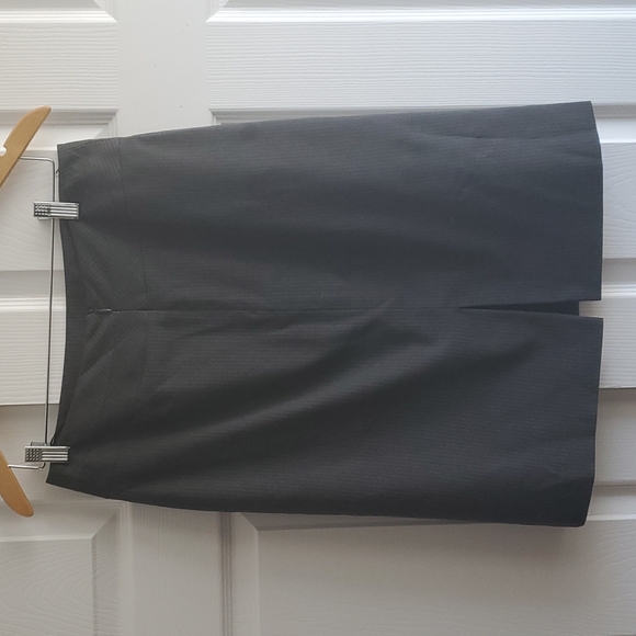 Tahari Arthur S. Levine skirt suit, charcoal gray pinstripe - Picture 9 of 9